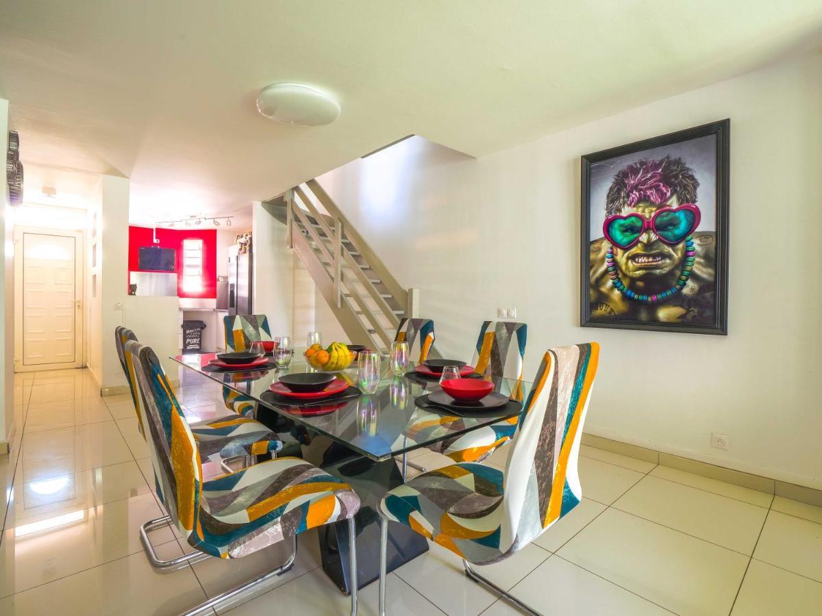 Triplex Yasuke: Vivez L'Experience Pop Art Et Geek En Plein Coeur De Petit-Bourg Villa Luaran gambar
