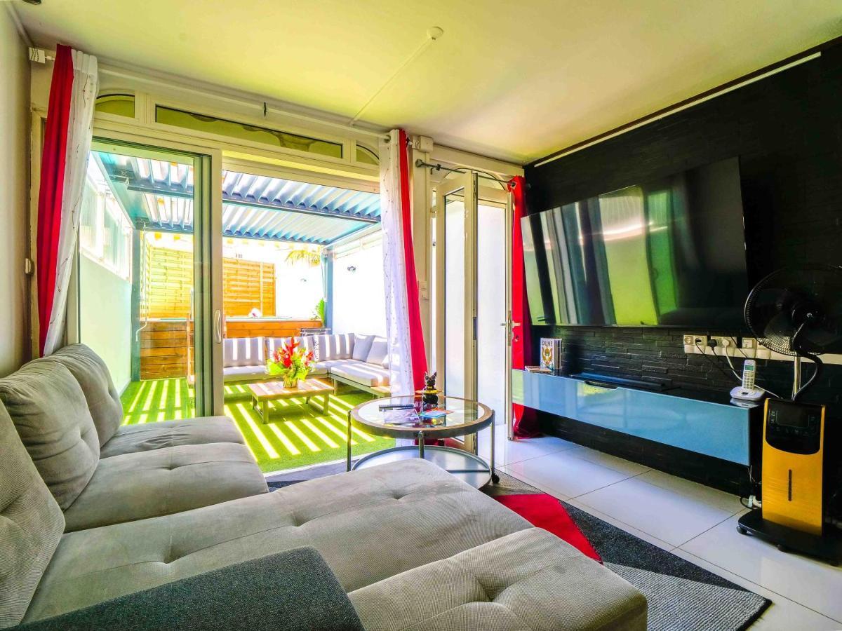 Triplex Yasuke: Vivez L'Experience Pop Art Et Geek En Plein Coeur De Petit-Bourg Villa Luaran gambar